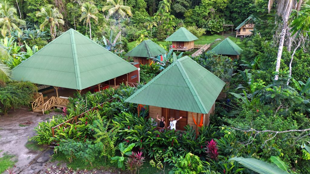 Vista aérea del hotel Jenené en Nuquí Chocó
